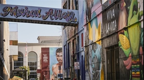 Mural Alley in Modesto.
